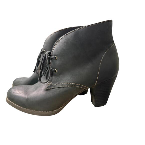 Clarks Bergen Black Leather Lace Up Block Heel Ankle Boot Shoes Size 10 Preppy - Picture 1 of 5